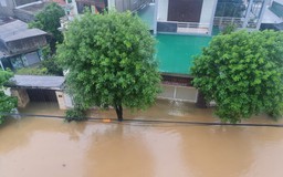 Thừa Thiên - Huế: Ngập lụt diện rộng, nước vẫn chưa có dấu hiệu hạ