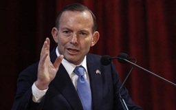 Bi hài chuyện Thủ tướng Úc phong tước cho Hoàng thân Anh