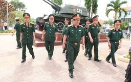 Kon Tum: Đoàn công tác Bộ Quốc phòng dâng hương tại nghĩa trang liệt sĩ Đăk Tô