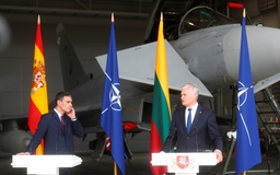 Cường kích Su-24 của Nga 'đại náo' họp báo của thủ tướng Tây Ban Nha