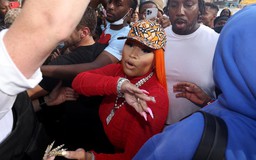 Rapper Nicki Minaj gây náo loạn đường phố London