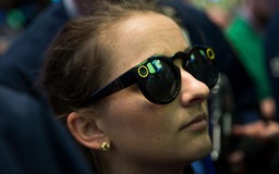 Snap đã bán được 150.000 chiếc kính thông minh Spectacles kể từ ngày ra mắt
