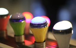 HTC phát triển bóng đèn thông minh có thể cứu người