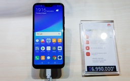 Huawei ra mắt smartphone Nova 3e 'tai thỏ' như iPhone X