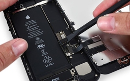 Apple sẽ bị buộc tung ra iPhone có pin tháo rời?