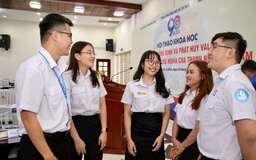 Bạn trẻ phấn khích với 6 cặp chữ 'T' của nguyên Phó thủ tướng Vũ Khoan