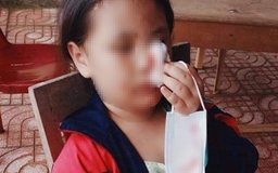 Bé gái bị chảy máu mũi khi test nhanh Covid-19 ở trạm y tế xã