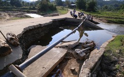 Cầu đường ở huyện vùng cao Quảng Trị 'nát như tương' sau 2 trận bão, lũ