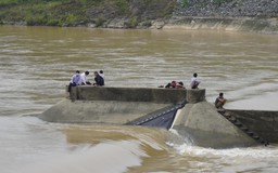 7 người kẹt trên sông Thạch Hãn: 'Có sơ suất của đoàn công tác Sở GTVT'