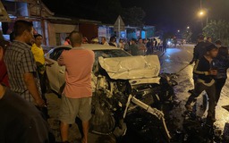 Quảng Trị: Hai ô tô vỡ toác đầu sau va chạm, 1 tài xế tử vong