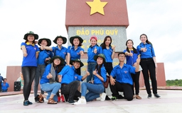 Tuổi trẻ MobiFone đồng hành cùng ngư dân huyện đảo Phú Quý
