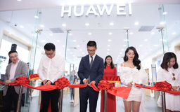 Khai trương cửa hàng trải nghiệm tại TP.HCM, Huawei tiếp lửa tín đồ công nghệ Việt