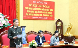 200 hộ nghèo huyện Mường Nhé được Vietcombank hỗ trợ 10 tỉ đồng để xây sửa nhà