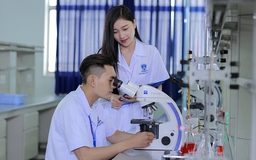 Sinh viên khối sức khỏe Trường ĐH Nguyễn Tất Thành tham gia chống dịch Covid-19 tại BV
