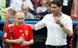Iniesta giã từ đội tuyển: 'Tây Ban Nha đang tức giận...'