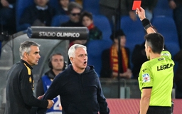 Mourinho nhận thẻ đỏ, AS Roma bị Torino cầm chân tại Olimpico