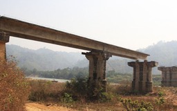 Đắk Lắk: Chi tiền tỉ phá dỡ cầu qua sông Krông Nô bị bỏ hoang gần 20 năm