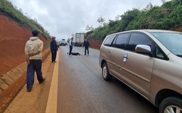 Đắk Lắk: Ứng cứu tài xế xe tải nghi đột quỵ khi đang cầm lái trên đường