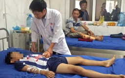 Đắk Lắk: Điện thoại phát nổ khi đang sạc pin khiến bé trai dập nát bàn tay