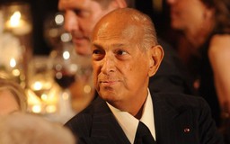 Cannes vinh danh nhà thiết kế vĩ đại Oscar de la Renta