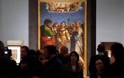 Triển lãm của bậc thầy hội họa Raphael ở Ý vẫn 'cháy vé' giữa dịch Covid-19