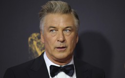 Vụ Alec Baldwin bắn chết người trên phim trường: Hé lộ nhiều tình tiết quan trọng