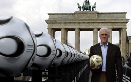 'Hoàng đế' Beckenbauer bị điều tra về nghi án mua phiếu bầu ở World Cup 2006