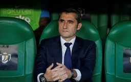 HLV Valverde khẳng định sẽ tiếp tục dẫn dắt Barcelona