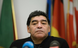 Maradona bình phẩm về Tổng thống Mỹ và Nga