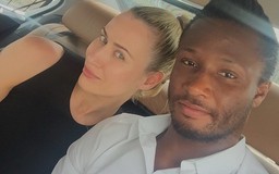 HLV tuyển Nigeria: “Ngoại trừ Mikel, các tuyển thủ khác cấm gặp các cô gái Nga”
