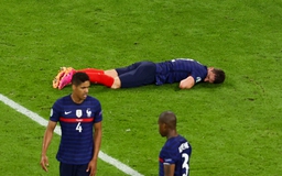 EURO 2020: Báo động với trường hợp hậu vệ tuyển Pháp bất tỉnh trên sân