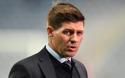 Huyền thoại Steven Gerrard phấn khích trước trận đầu ngồi ghế nóng tại Ngoại hạng Anh