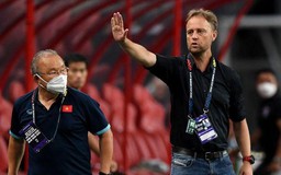 HLV tuyển Thái Lan không… thay quần áo suốt giải AFF Cup 2020