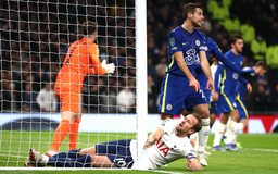 HLV Conte nài nỉ lãnh đạo Tottenham mua tiền đạo thay cho Kane