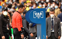 VAR vẫn gây tranh cãi và World Cup 2022 không ngoại lệ