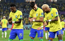 Trung vệ tuyển Croatia quyết tâm ngăn các cầu thủ Brazil nhảy múa ăn mừng trên sân