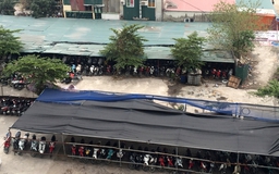 Cận cảnh bãi trông xe trái phép tại Hà Nội