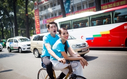Quang Đăng đạp xe đèo Lan Khuê ủng hộ Giờ Trái đất