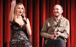 Phim bị chê thậm tệ, Jennifer Lawrence phản pháo bằng 'ngón tay thối' trước mặt khán giả