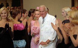Huyền thoại thời trang Hubert de Givenchy qua đời ở tuổi 91