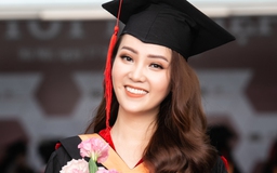 Á hậu Thụy Vân nhận bằng tốt nghiệp thạc sĩ MBA