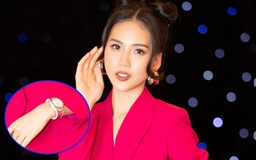 Siêu mẫu Quỳnh Hoa đeo đồng hồ 300 triệu đồng dự sự kiện