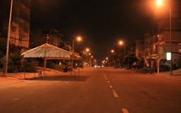 TP.HCM phong tỏa 3 khu phố ở Q.Bình Tân: Đường phố vắng vẻ trước giờ 'G'
