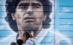 Napoli lập kỷ lục khó tin để 'tặng sinh nhật' cố danh thủ Maradona