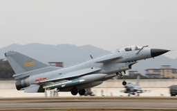 Nghi án không quân Mỹ và Trung Quốc vừa 'so kè' tập trận ở Biển Đông?
