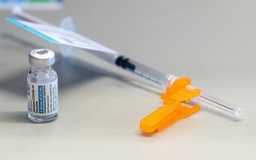 Mỹ hạn chế sử dụng vắc xin J&J ngừa Covid-19