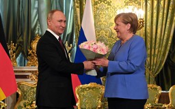 Tổng thống Putin 'giữ bài' trước Thủ tướng Merkel