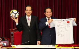 Món quà đội tuyển U.23 tặng Thủ tướng được đấu giá 20 tỉ đồng