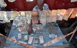 11 tỉ phú Ấn Độ biến mất vì lệnh đổi tiền