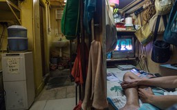 Cận cảnh cuộc sống trong nhà siêu nhỏ của người nghèo Hồng Kông